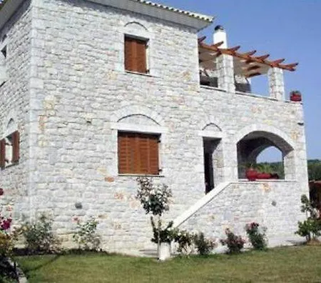 Epavlis Villa *